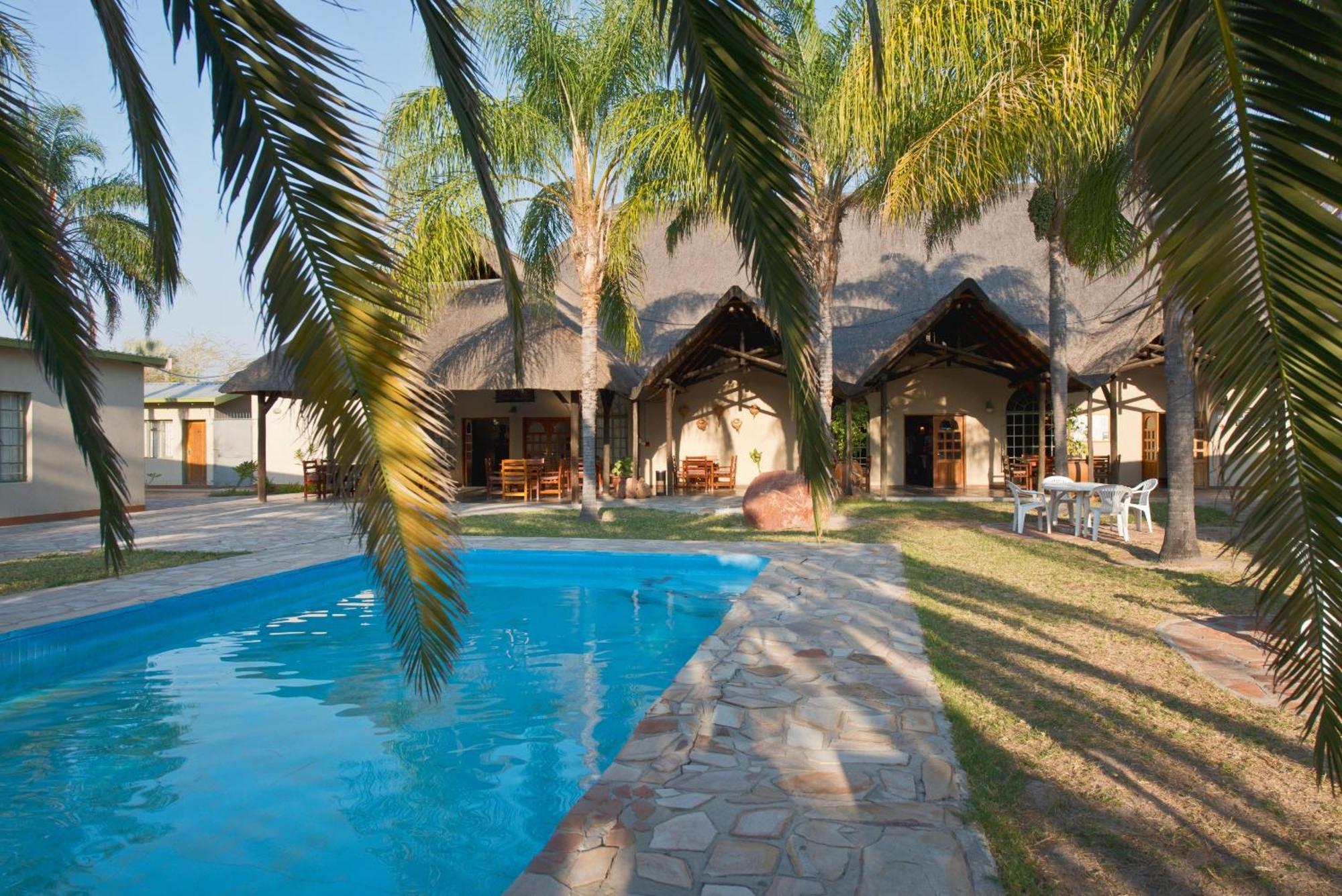 Готель Oshakati Country Екстер'єр фото